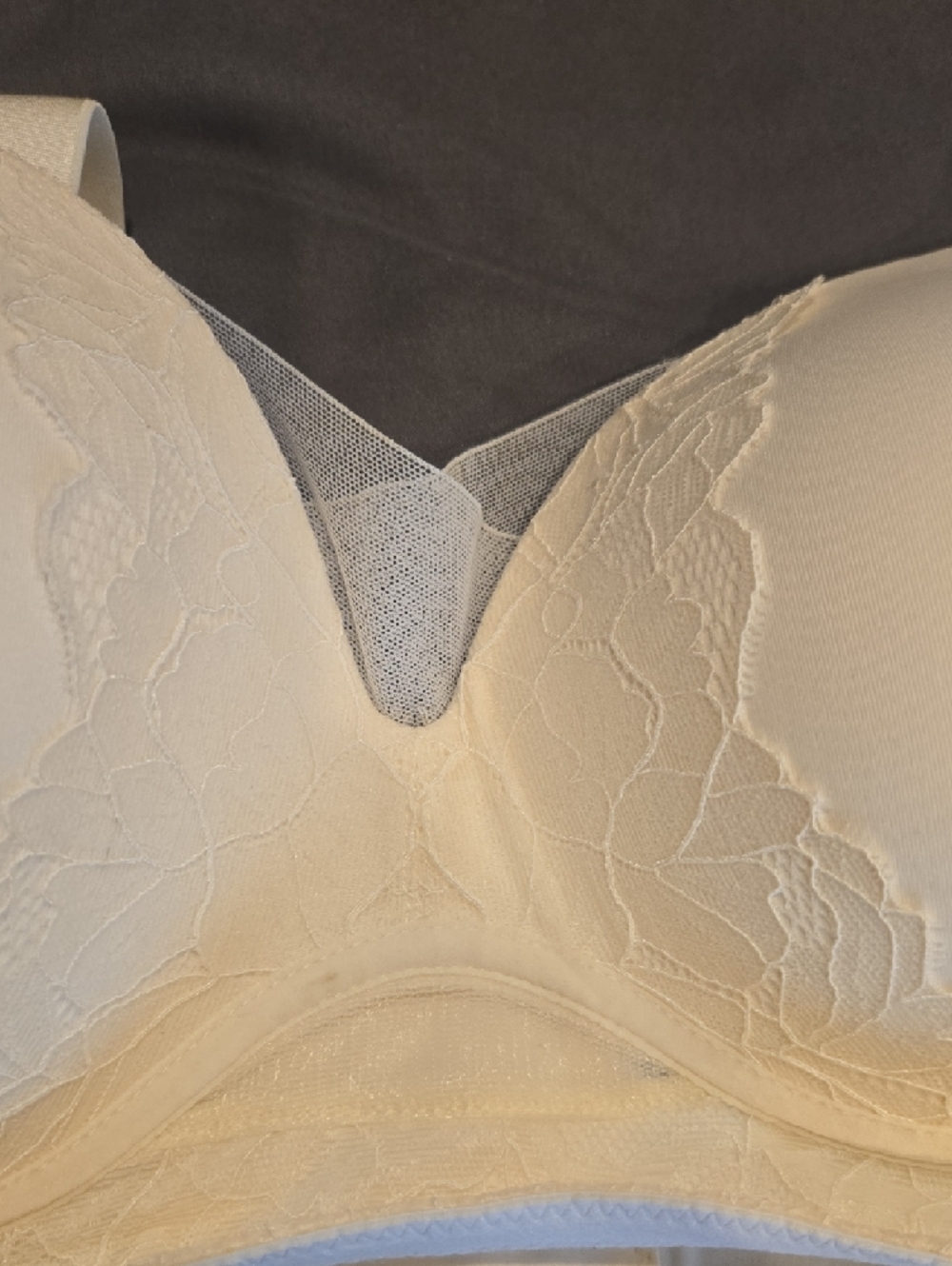 BRAND NEW Smooth Lace-Trim Bra - Picture 3 of 7